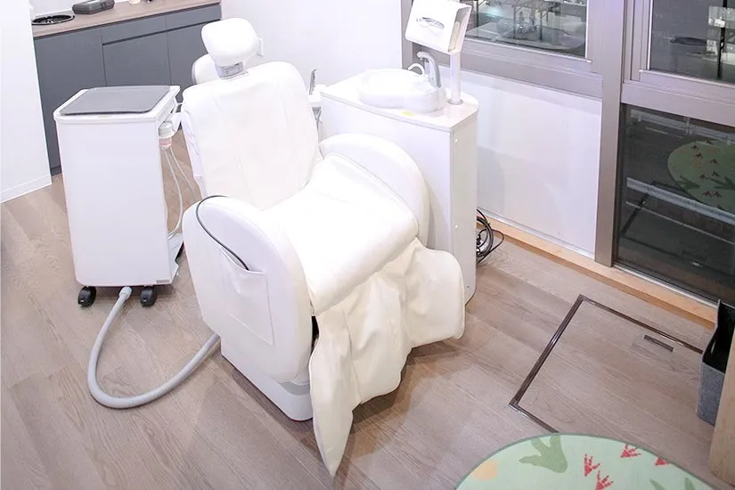 診察室(キッズスペース付き)